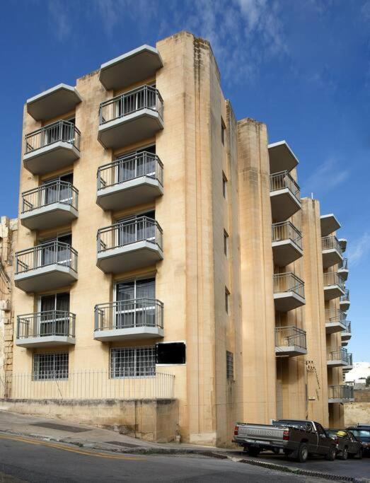 3 Bedrm Apt Seaview Balluta Bay Sliema Kültér fotó